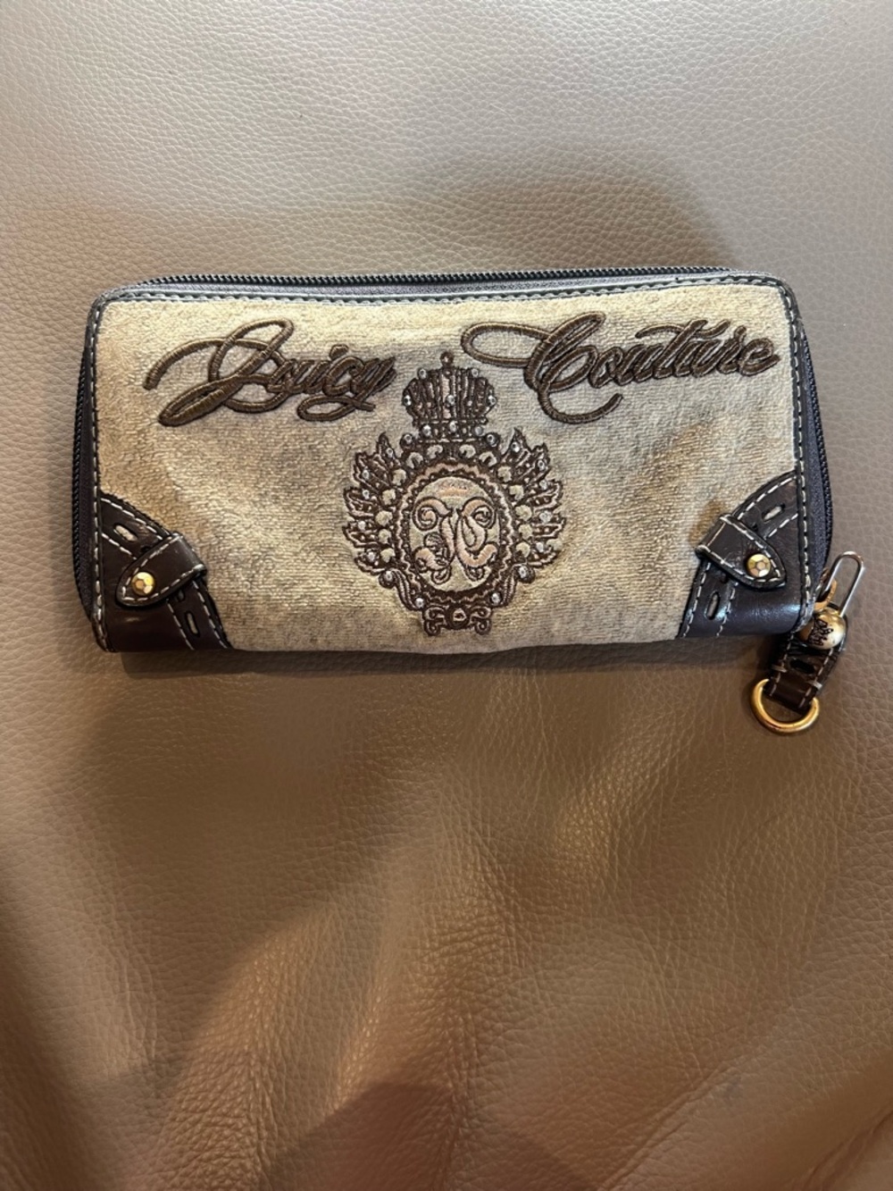 Vintage juicy couture Leather-Trim Beige Zip Wallet